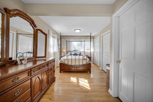 8210 Hillcrest Drive, Orland Park, IL 60462