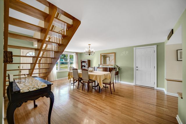8210 Hillcrest Drive, Orland Park, IL 60462