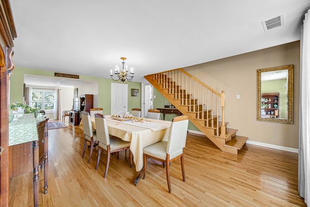 8210 Hillcrest Drive, Orland Park, IL 60462