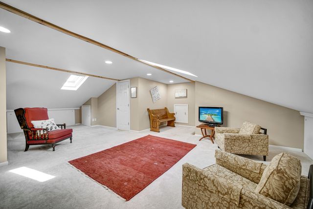 8210 Hillcrest Drive, Orland Park, IL 60462