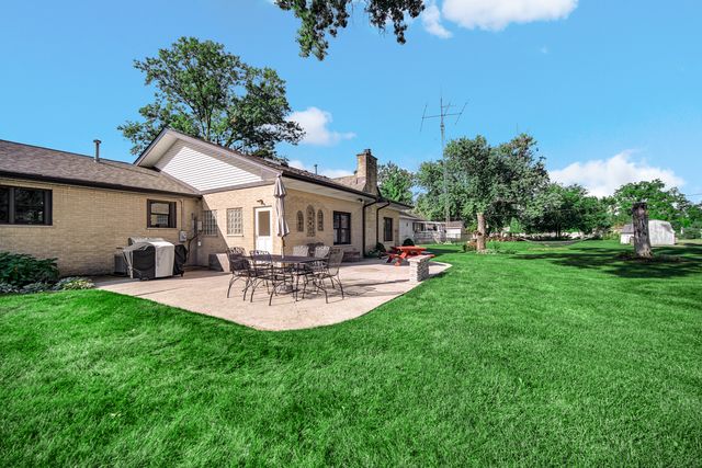 8210 Hillcrest Drive, Orland Park, IL 60462