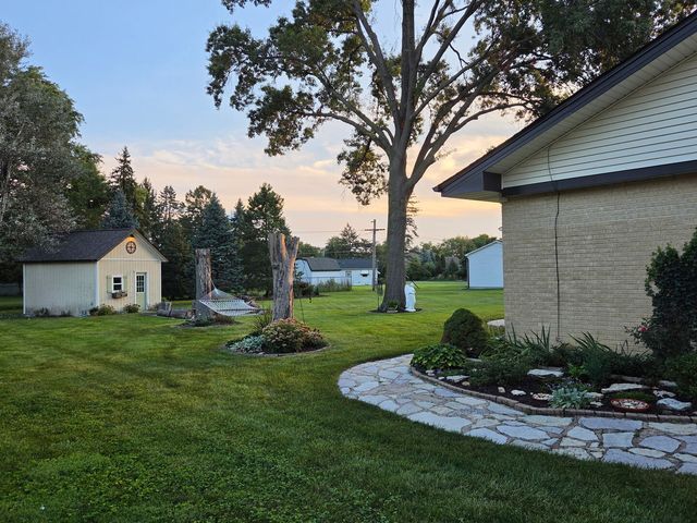 8210 Hillcrest Drive, Orland Park, IL 60462