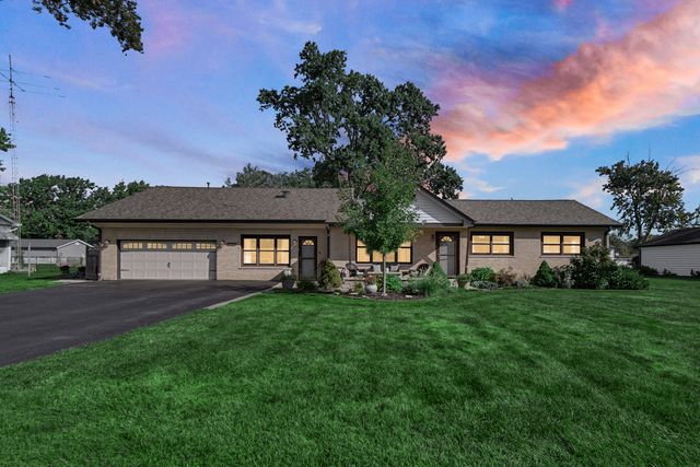8210 Hillcrest Drive, Orland Park, IL 60462