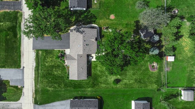 8210 Hillcrest Drive, Orland Park, IL 60462