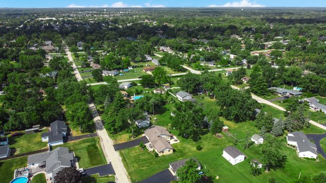 8210 Hillcrest Drive, Orland Park, IL 60462