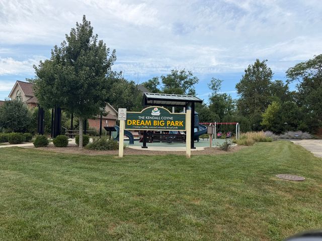 8210 Hillcrest Drive, Orland Park, IL 60462
