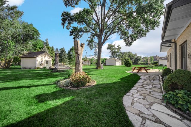 8210 Hillcrest Drive, Orland Park, IL 60462