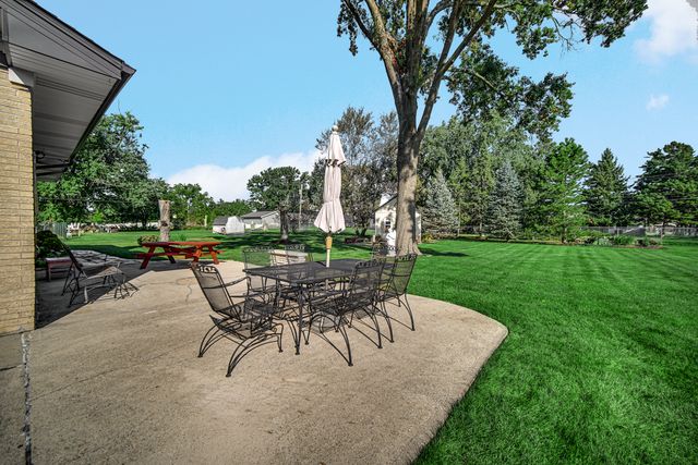 8210 Hillcrest Drive, Orland Park, IL 60462