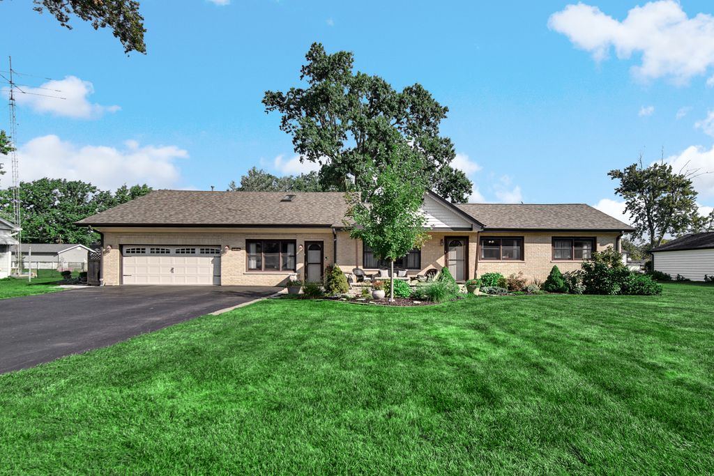 8210 Hillcrest Drive, Orland Park, IL 60462