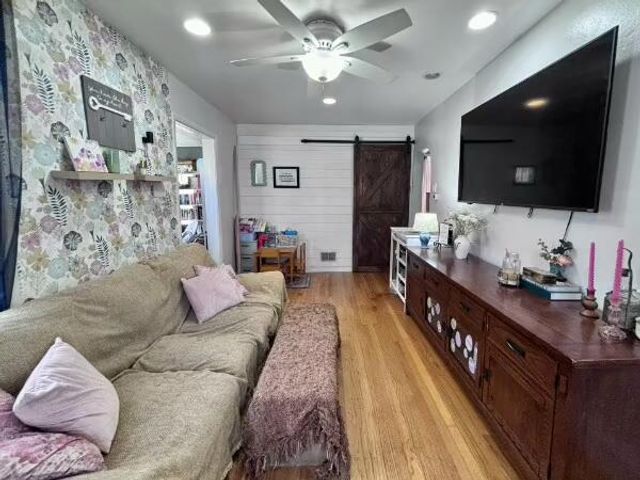 2152 Crisman Road, Portage, IN 46368