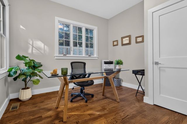 611 Centre St 1, Newton, MA 02458