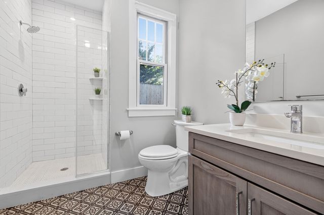 611 Centre St 1, Newton, MA 02458