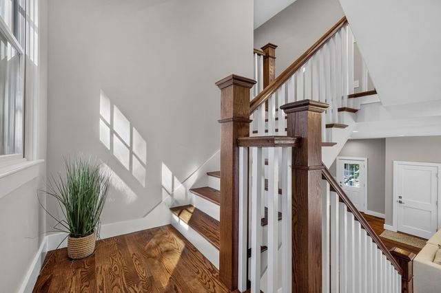 611 Centre St 1, Newton, MA 02458