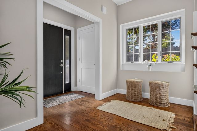 611 Centre St 1, Newton, MA 02458