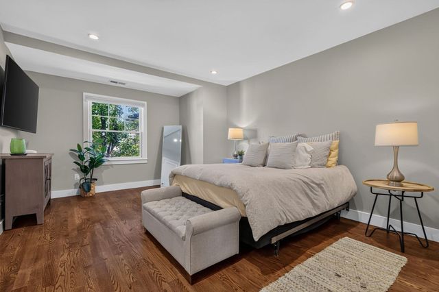611 Centre St 1, Newton, MA 02458