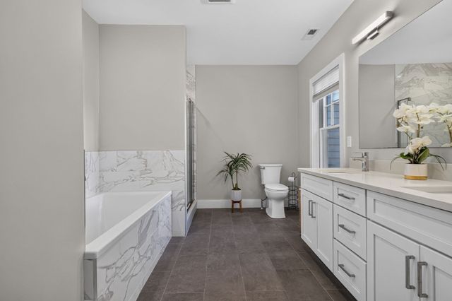 611 Centre St 1, Newton, MA 02458