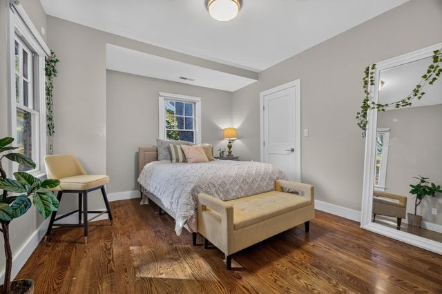 611 Centre St 1, Newton, MA 02458