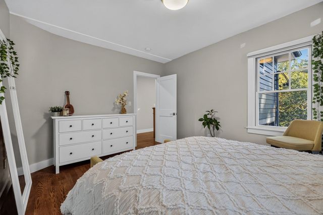 611 Centre St 1, Newton, MA 02458