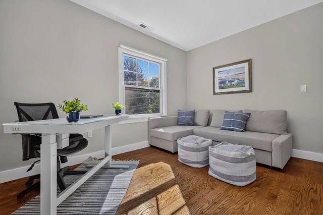 611 Centre St 1, Newton, MA 02458
