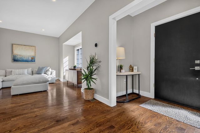 611 Centre St 1, Newton, MA 02458