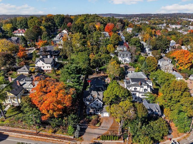 611 Centre St 1, Newton, MA 02458