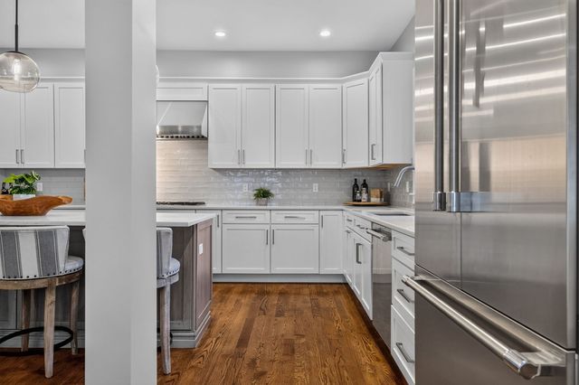 611 Centre St 1, Newton, MA 02458