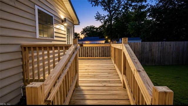 5806 Fawkes ST, Portsmouth, VA 23703