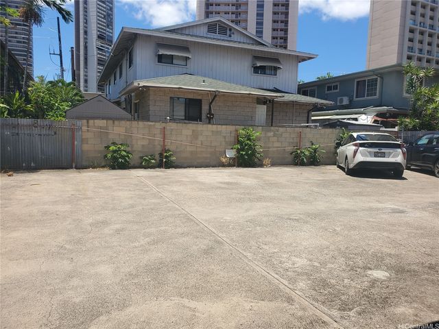 631 Hausten Street 4, Honolulu, HI 96826