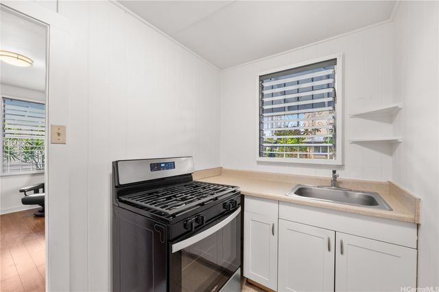 631 Hausten Street 4, Honolulu, HI 96826