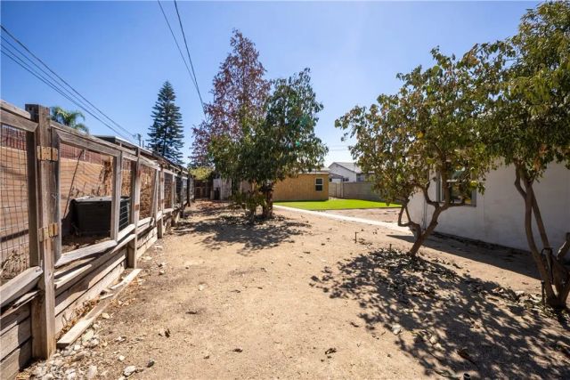 939 N Orange, Azusa, CA 91702