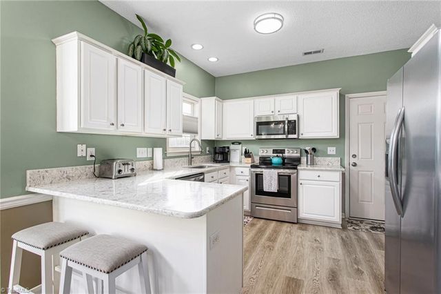 1317 Salem Crossing Road, Kernersville, NC 27284