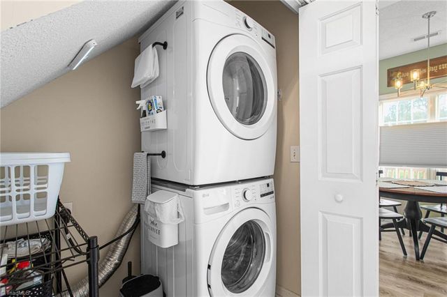 1317 Salem Crossing Road, Kernersville, NC 27284