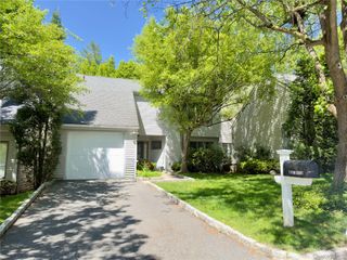7 Evon Court, Scarsdale, NY 10583