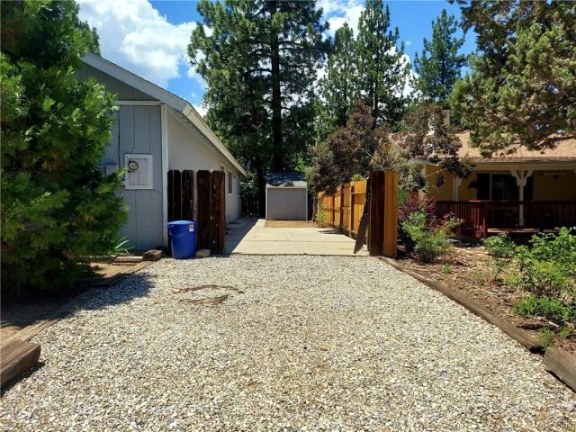 411 E Fairway Boulevard, Big Bear City, CA 92314