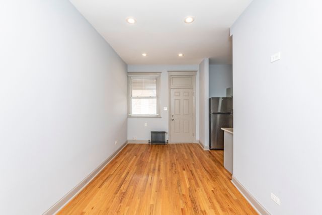 318 Lake Street 2R, Oak Park, IL 60302