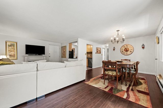 64 Main 28B, Stoneham, MA 02180