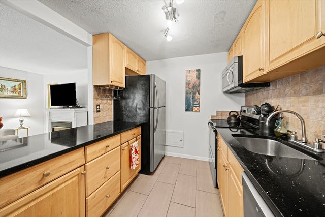 64 Main 28B, Stoneham, MA 02180