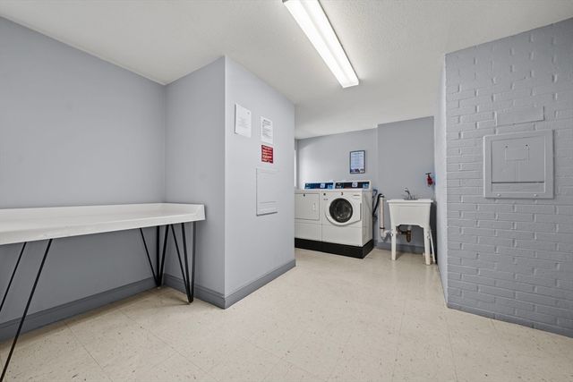 64 Main 28B, Stoneham, MA 02180