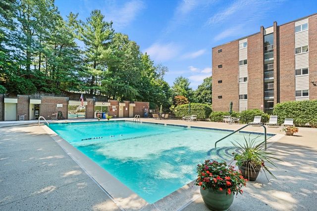 64 Main 28B, Stoneham, MA 02180