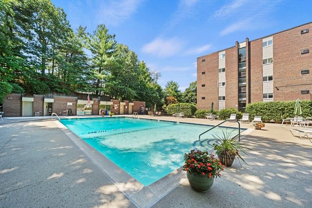 64 Main 28B, Stoneham, MA 02180