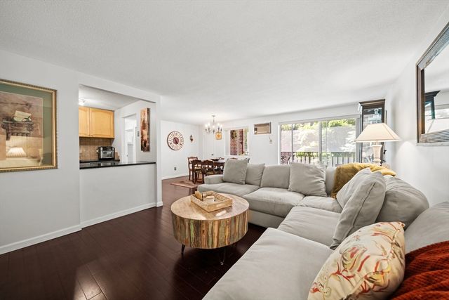 64 Main 28B, Stoneham, MA 02180