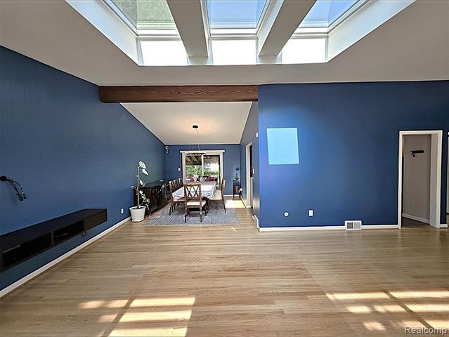 7120 Pebblecreek Road, West Bloomfield, MI 48322
