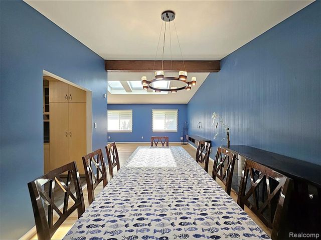 7120 Pebblecreek Road, West Bloomfield, MI 48322