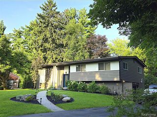 7120 Pebblecreek Road, West Bloomfield, MI 48322