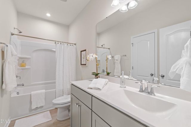 509 Oaks End Drive, Holly Springs, NC 27540