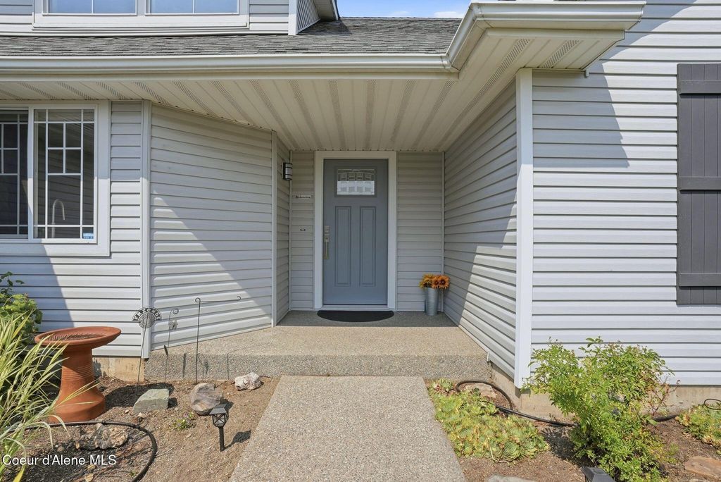 8227 N Brookside DR, Hayden, ID 83835 photo 2