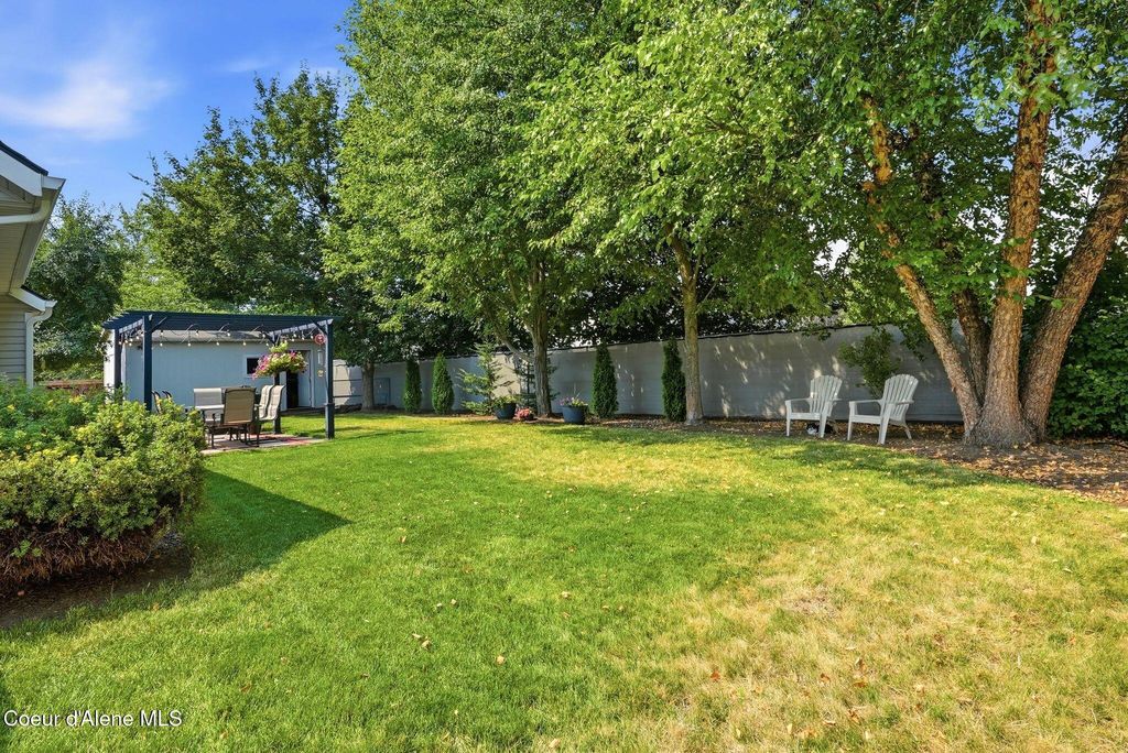 8227 N Brookside DR, Hayden, ID 83835 photo 3