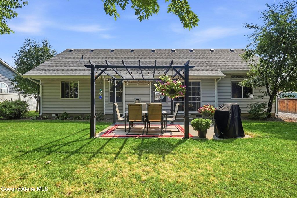 8227 N Brookside DR, Hayden, ID 83835 photo 5