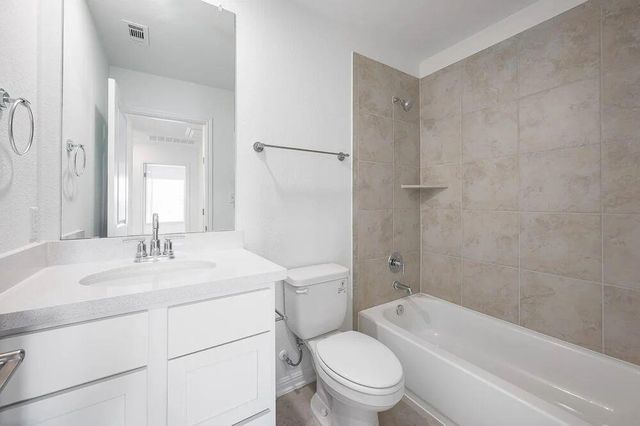 207 Crumpton WAY, Hutto, TX 78634