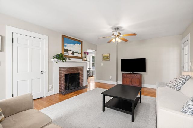 16 Brookline Street, Nashua, NH 03064